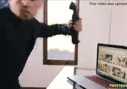 Bro, nous avons eu du sexe chaud pendant que tu étais dehors.