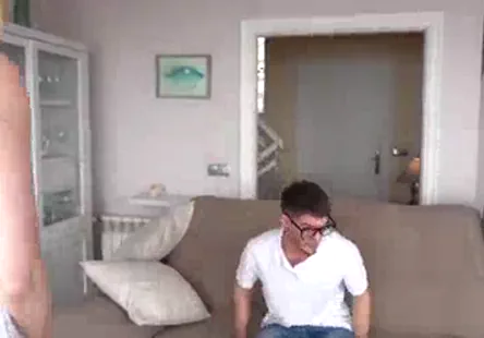 Sexe canin sauvage dans la cuisine