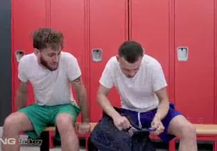 Sale pute au cul serré, âgée de 19 ans, originaire du trou à rats de biélorussie appelé minsk.