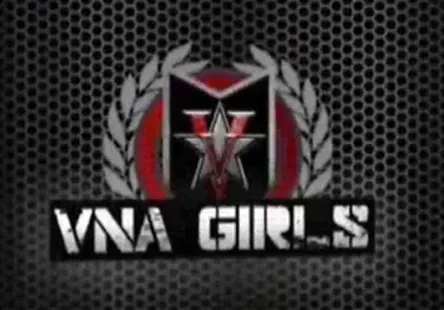 Original alisha était tellement embarrassée lorsquelle a accidentellement envoyé une photo delle nue à toute sa liste de contacts alisha a fait une grosse connerie en envoyant par erreur une photo de son cul à tous ses amis en chaleur.