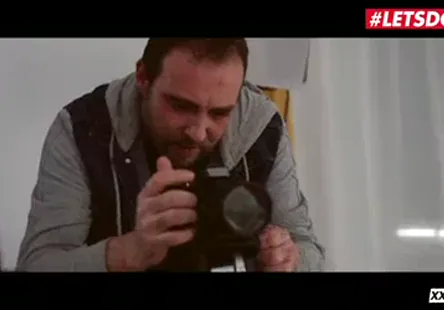 Échange de sperme skinny chicks gulp down cum