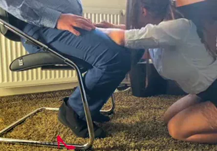 La nympho italienne aux seins énormes adore baiser des vieux pervers.