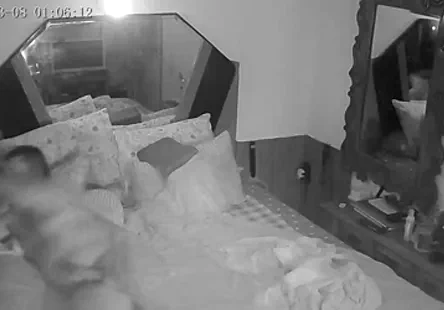 Les filles à gros seins se font pilonner