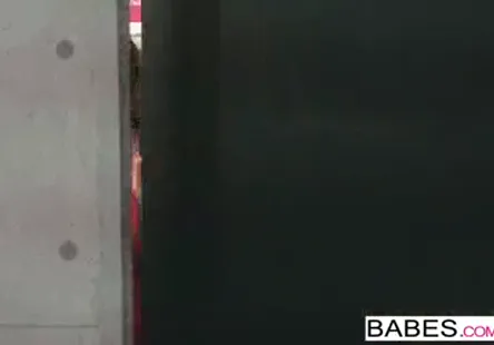 La phrase peut être réécrite comme une sex tape avec mahi.