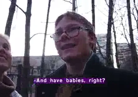 Tory lane suce une énorme bite jusquà ce quelle soit enfouie dans sa gorge, puis se fait pilonner par le chanceux qui possède cette bite.