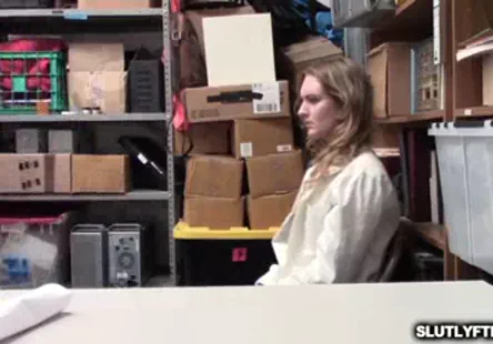 Des capitaines marins se tapent des stars du porno