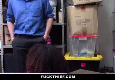 La chatte de gianna est baisée jusquà lorgasme par ses doigts.