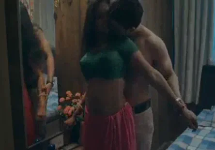 La femme qui a baisÉ la bouche de lorateur et qui ma dit de voter pour allie haze