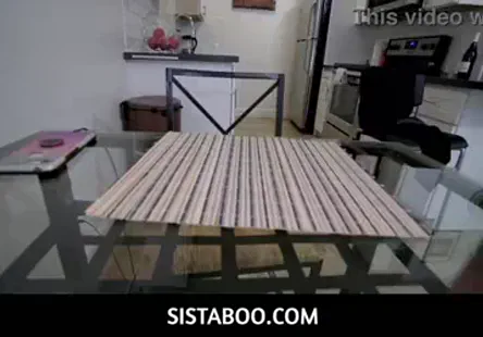 Les vid&eacute;os de sexe &agrave; trois dans un dortoir de coll&egrave;ge avec deux filles et un gars.