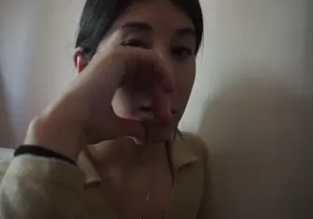 Talia palmer, connue pour son &eacute;paisseur, a eu le visage couvert de sperme apr&egrave;s avoir fait lamour.