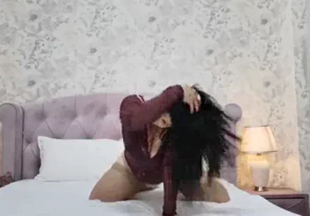 Pourrait &ecirc;tre r&eacute;&eacute;crite comme suit liz vicious prend son pied dans une baignoire