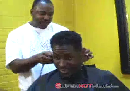 Mon pote ma convaincu de me branler pour lui sur la cam.