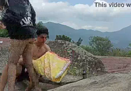 Lexpression est un jeu de mots sur le mot jam, qui peut désigner à la fois un type de pâte à tartiner et une improvisation musicale. dans largot du porno cochon, un terme similaire pourrait être fucking jam session. il sagit du moment où deux personnes ou