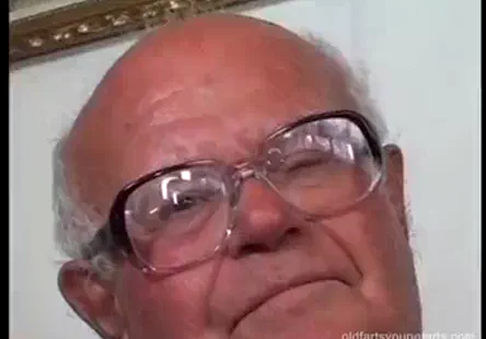 Ava taylor est une reine de la taille qui a un appétit insatiable pour les grosses bites, surtout celles qui sont plus longues que son bras et plus larges que son poing.